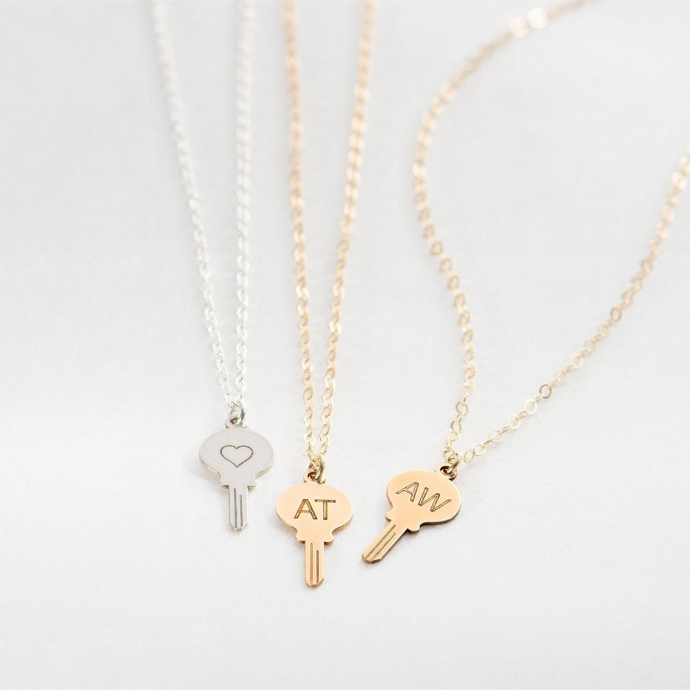 Custom Dainty Key Necklace Sta - Personal Alarm Keychain recension och pris